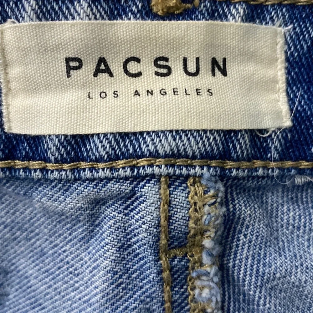 HIGH RISE DENIM‎ SHORTS - Picture 3 of 4